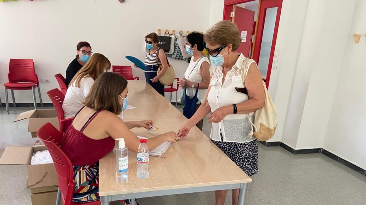 Beneficiarias de un programa de ayuda del Ayuntamiento de Alicante por el coronavirus