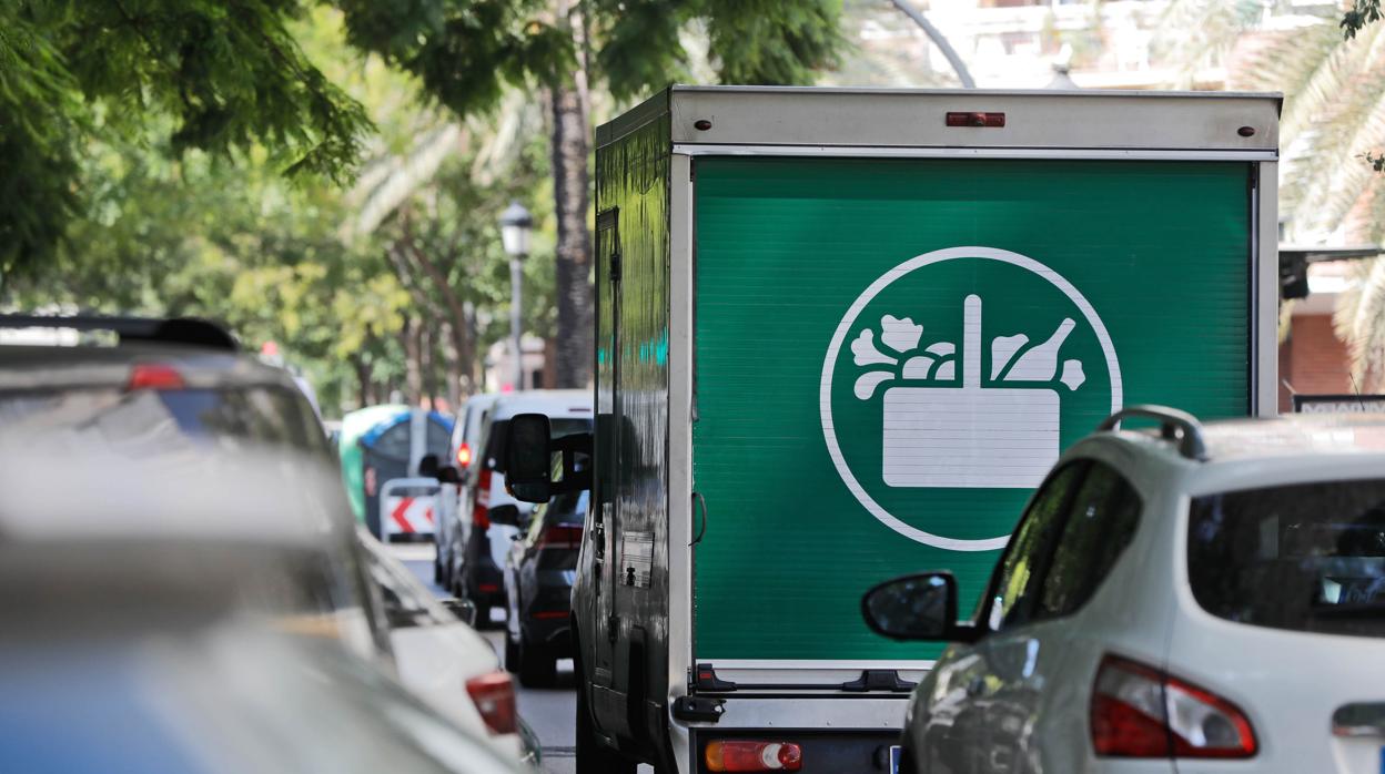 Imagen de una furgoneta de reparto de Mercadona tomada en Valencia
