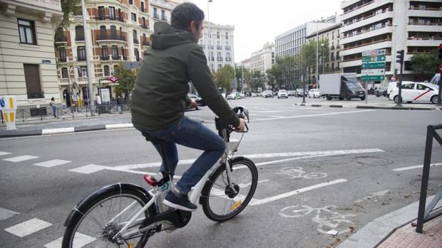 Primeras medidas de los «Acuerdos de la Villa»: nuevos carriles bici y la compra de seis millones de mascarillas