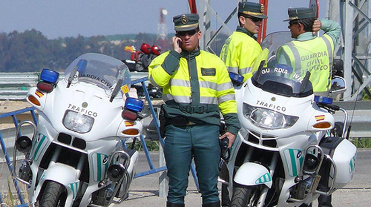 Imagen de un dispositivo de la Guardia Civil de Tráfico