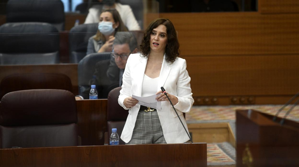 La presidenta Isabel Díaz Ayuso, ayer, en el Pleno de la Asamblea