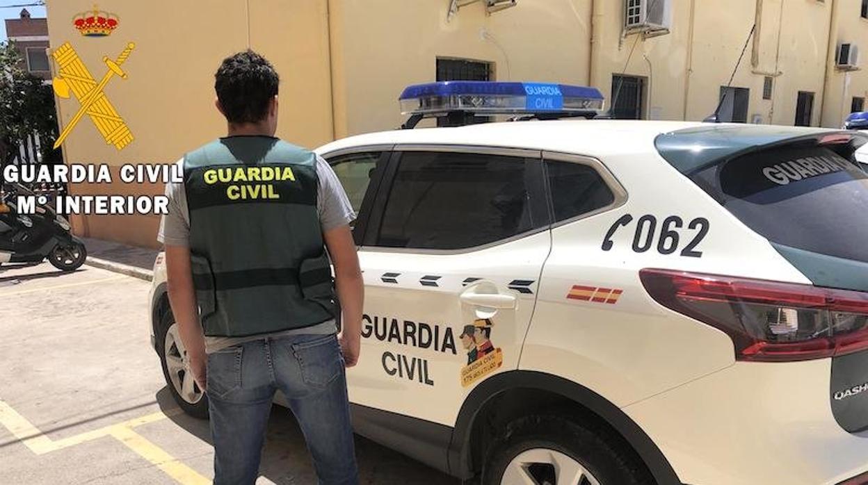 Imagen de archivo un agente de la Guardia Civil