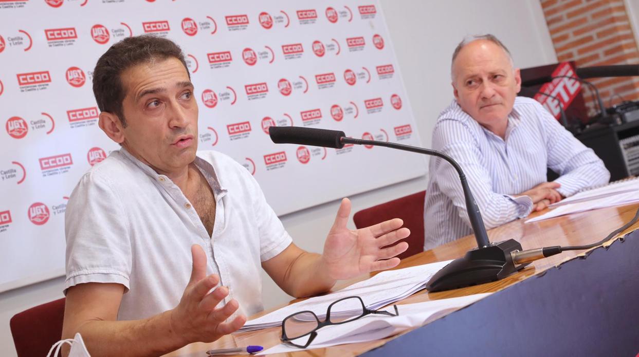 Vicente Andrés (i) y Faustino Temprano (d), durante la rueda de prensa celebrada en Valladolid