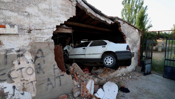 Un coche se empotra dentro de un casa sin causar heridos en Salamanca