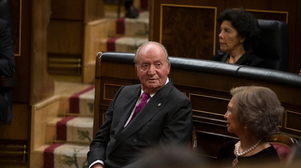 Don Juan Carlos, en el 40 aniversario de la Constitución, cuando recibió el reconocimiento del Parlamento