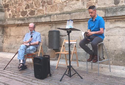 Luis Dévora, a la derecha, junto a Fernando Ruiz de la Puerta