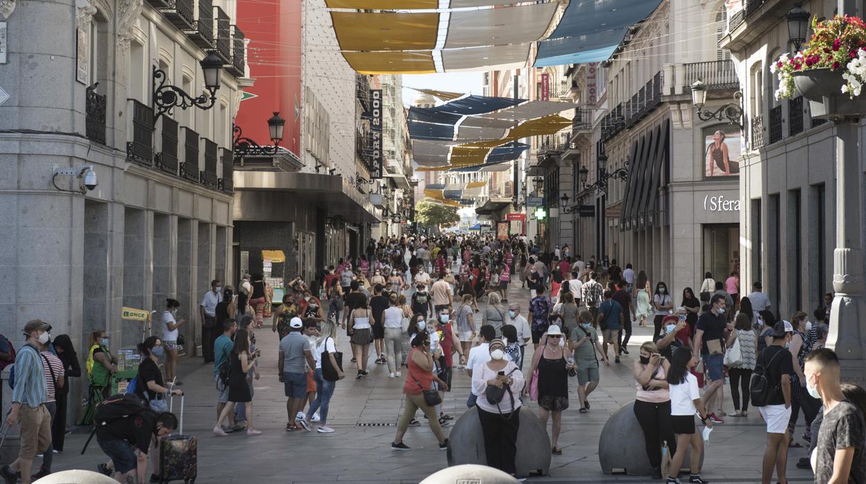 La calle de Preciados (Centro), una de las vías que reformará el Ayuntamiento