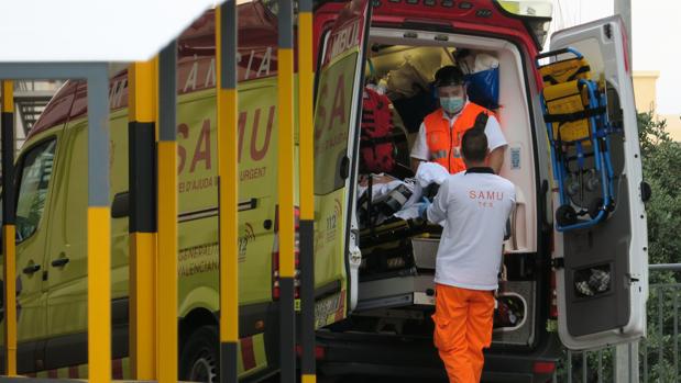 Un matrimonio muere en un accidente de tráfico en Pinoso al chocar con otro coche