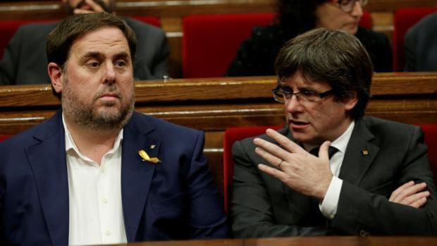 Puigdemont y Junqueras aparentan acercar posiciones