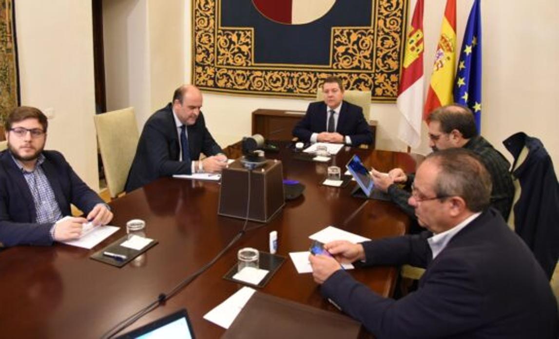 El presidente Page con algunos de los miembros del Gobierno de Castilla-La Mancha