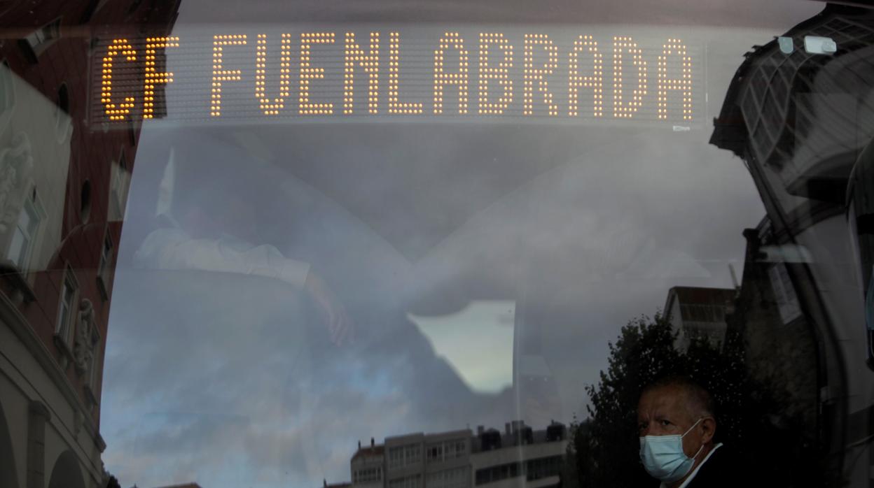 El autobús del Club de Fútbol de Fuenlabrada, uno de los últimos focos de Covid-19