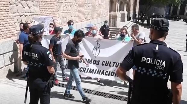 Escrache del mundo taurino en un acto de la ministra de Trabajo en Toledo