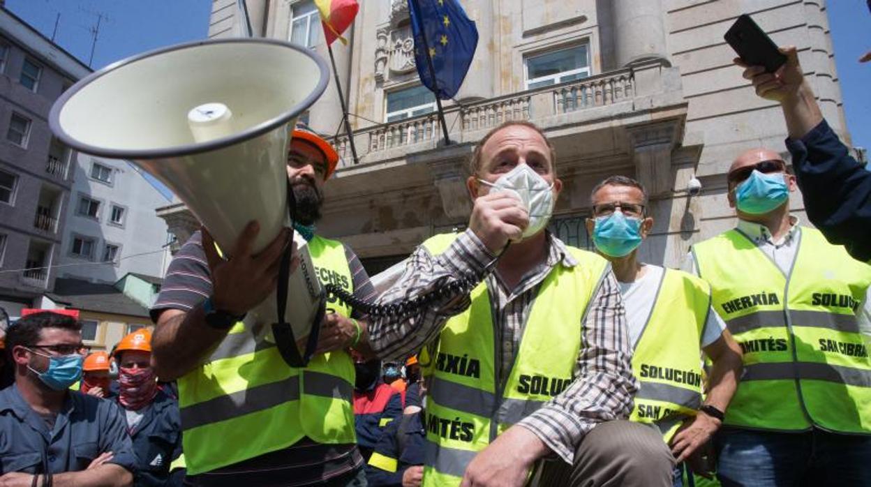 Una manifestación de los trabajadores de Alcoa en San Cibrao