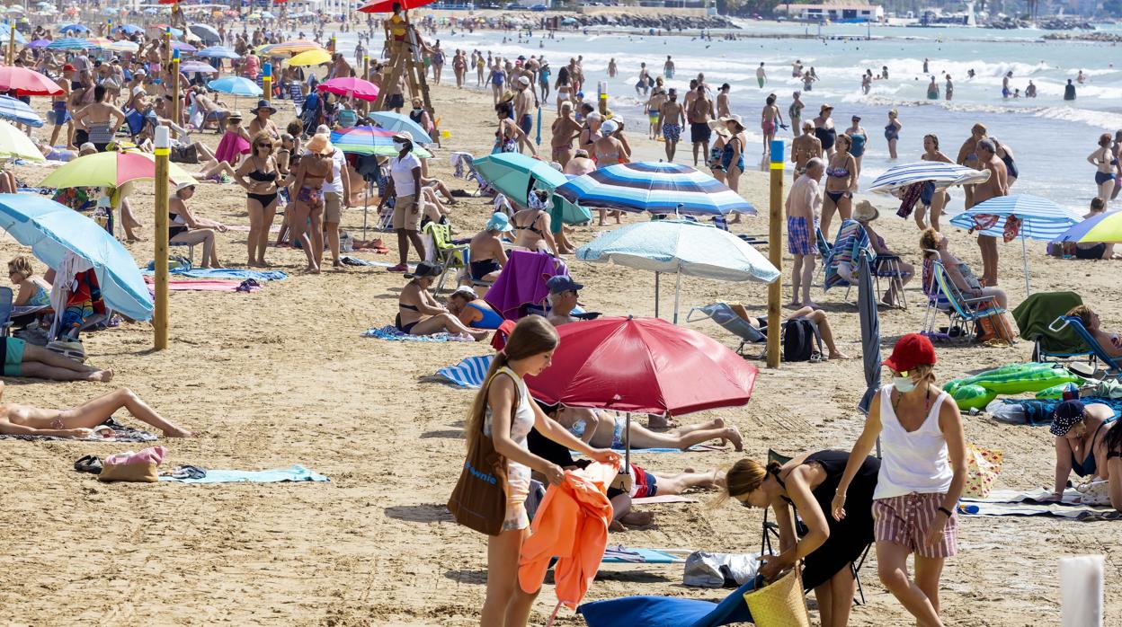 Imagen de la playa del Postiguet de Alicante