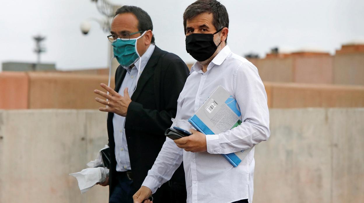 Josep Rull y Jordi Sànchez, en Lledoners