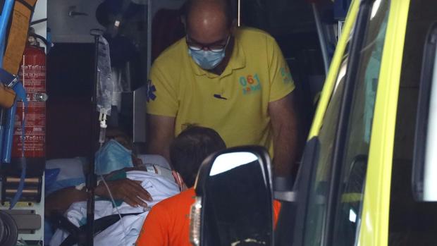 Los casos graves de Covid se multiplican en Aragón: cada hora, un hospitalizado más