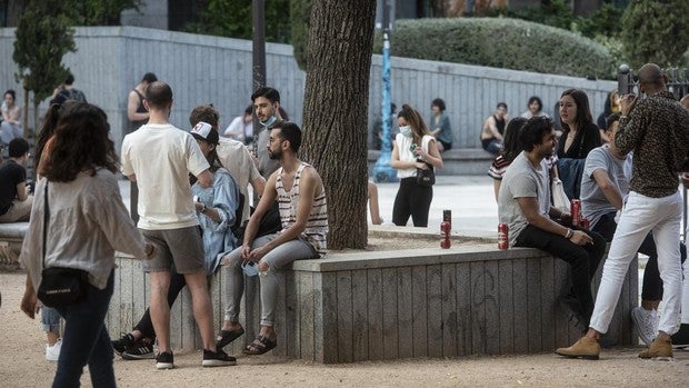 Preocupación por los jóvenes en Madrid: 6 de cada 10 nuevos contagiados son menores de 40 años