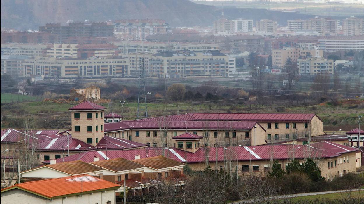 Tres de los nuevos presos acercados tienen como destino la prisión de Logroño