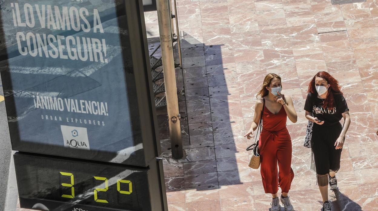 Imagen de un termómetro tomada en el centro de Valencia