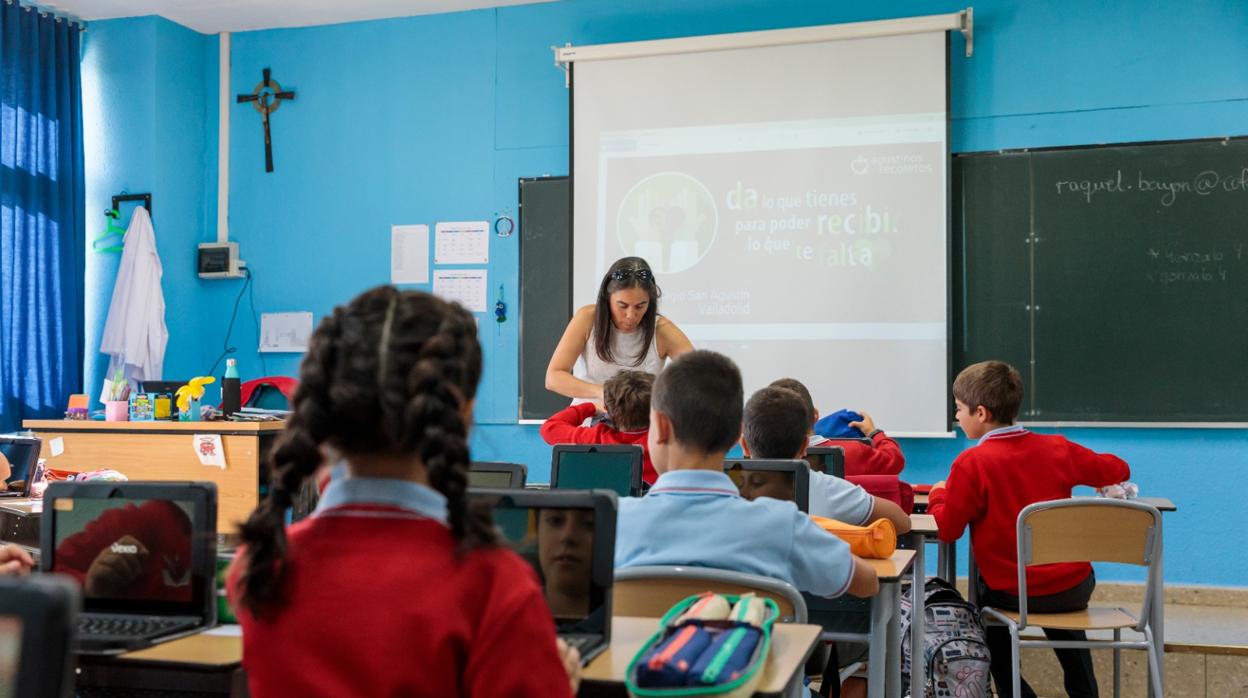 Cerca de 66.000 alumnos de Castilla y León tendrán derecho a libros gratis el próximo curso