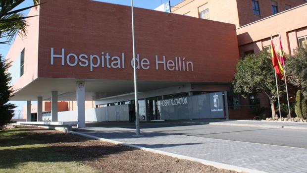 Arranca la remodelación del hospital de Hellín, mientras se repara la zona afectada por el fuego