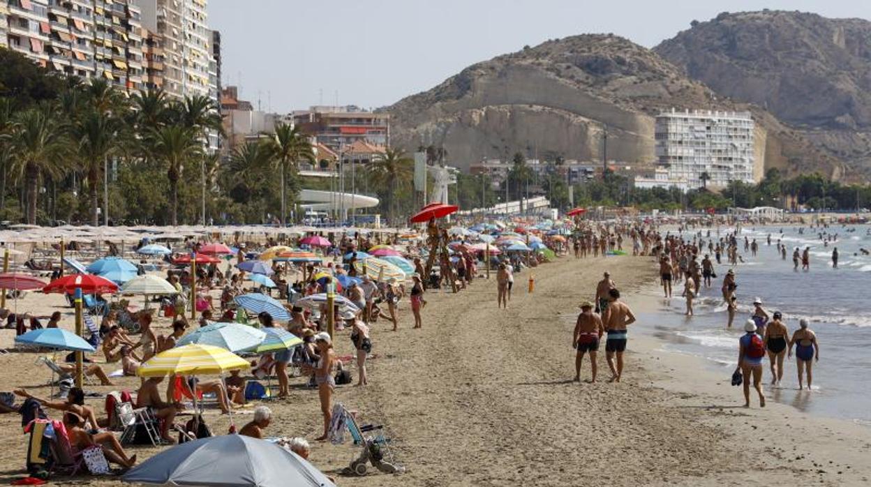 La playa del Postiguet de Alicante, esta semana