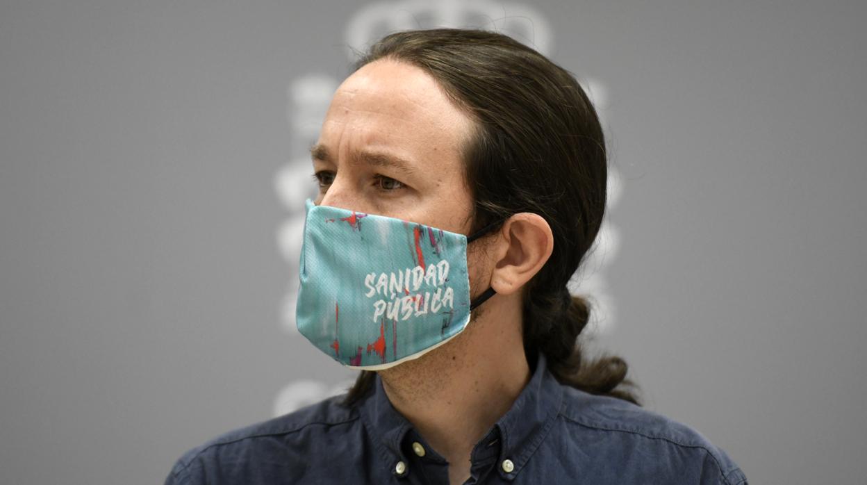 Iglesias califica de «huida» la salida de Don Juan Carlos mientras Moncloa dice «respetar» la decisión