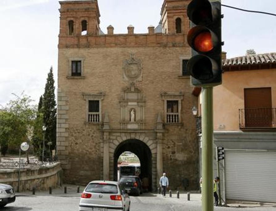 A la Puerta del Cambrón no se podrá acceder desde la glorieta de Alfonso VI y solo estará habilitada como vía de salida de vehñiculos