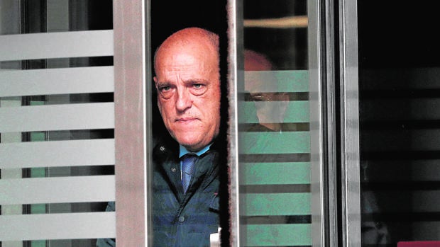 Piden declarar a Tebas persona non grata en La Coruña