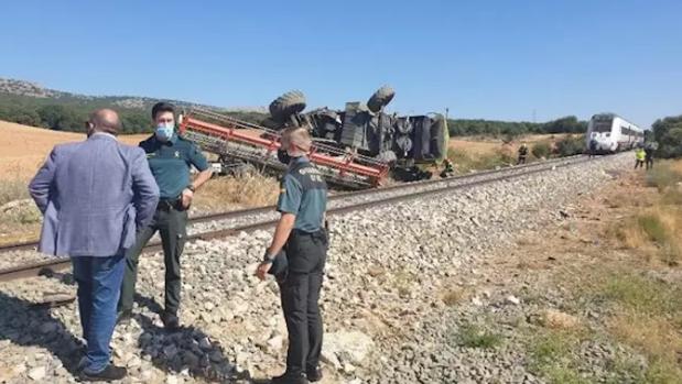 Aparatoso accidente en Soria: Herido grave el conductor de una cosechadora tras colisionar con un tren