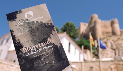 El castillo de Almansa que se erige sobre el cerro del Águila