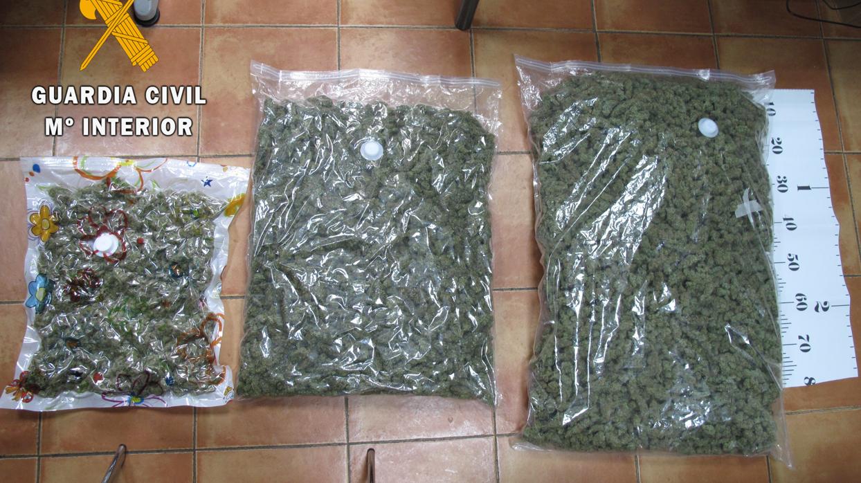 Detenido un hombre en Seseña cuando transportaba 6.605 gramos de marihuana seca y envasada