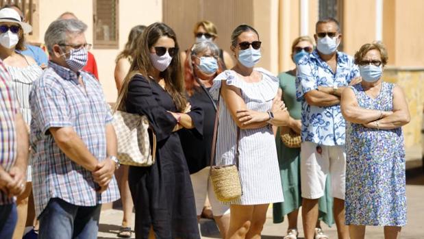 La niña de 10 años apuñalada por su padre en Cabanes mejora, pero sigue grave