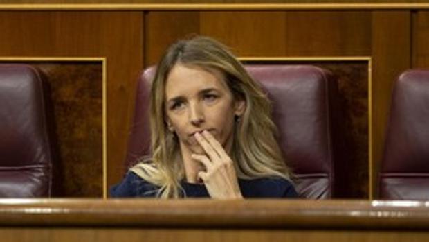 Casado releva a Cayetana Álvarez de Toledo como portavoz en el Congreso y sitúa a Cuca Gamarra en su lugar