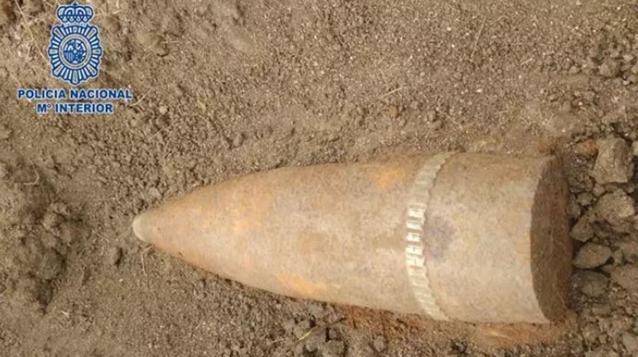 Localizan un proyectil de la Guerra Civil en perfecto estado de detonación en Leganés