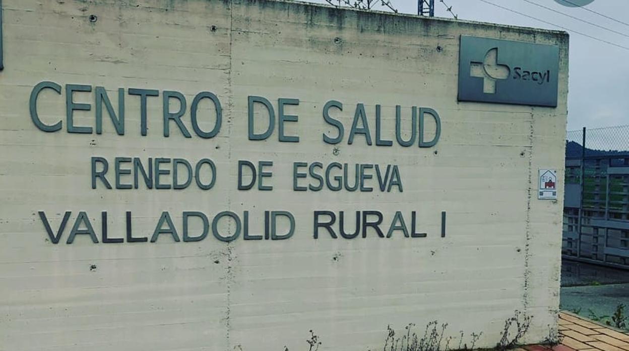 Entrada al Centro de Salud Rural I de Renedo de Esgueva (Valladolid)