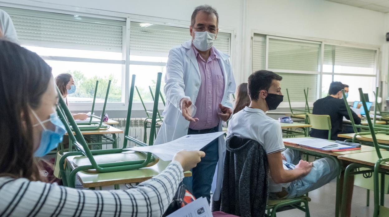 La vuelta al cole en Castilla y León será presencial, sin extraescolares y con clase por la tarde en algunos centros de Bachillerato