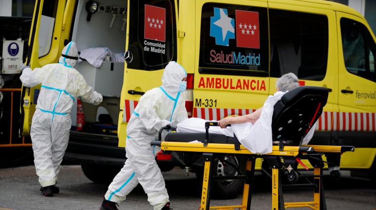 Una mujer con Covid es ingresada en el Hospital 12 de Octubre de Madrid