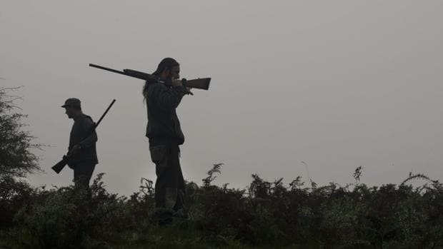 Muere un cazador en la localidad pacense de Azuaga tras disparo fortuito de su hijo menor de edad