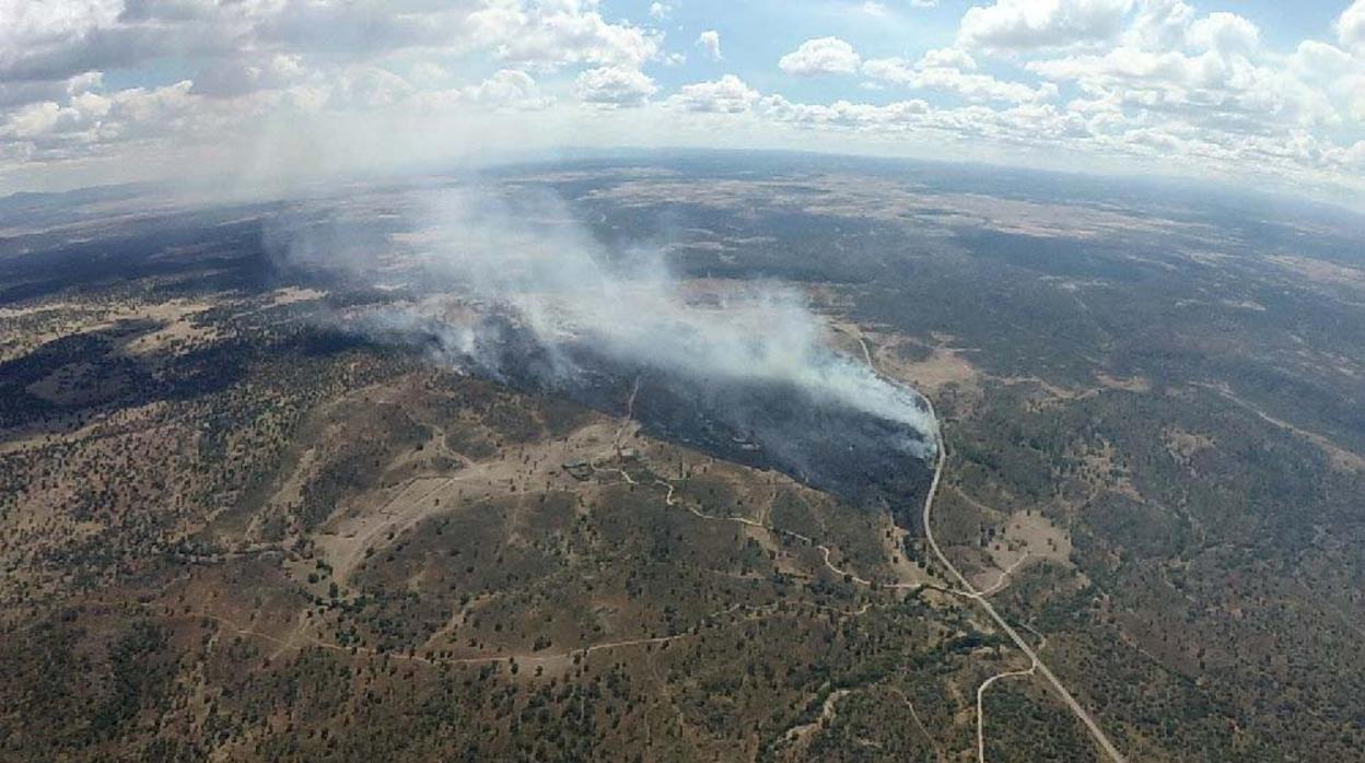 Incendio en la localidad salmantina de San Felices de Gallegos (Salamanca)