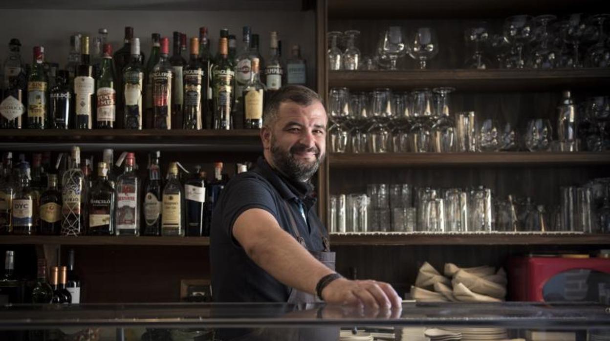 Dan firmó el traspaso del restaurante a finales de febrero, pero no pudo inaugurarlo hasta el 10 de junio. Los ingresos le han dado para pagar el alquiler y las seis nóminas con holgura