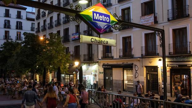 Agreden a una cantante transexual en plena plaza de Chueca: «Me molesta tu música, maricón de mierda»