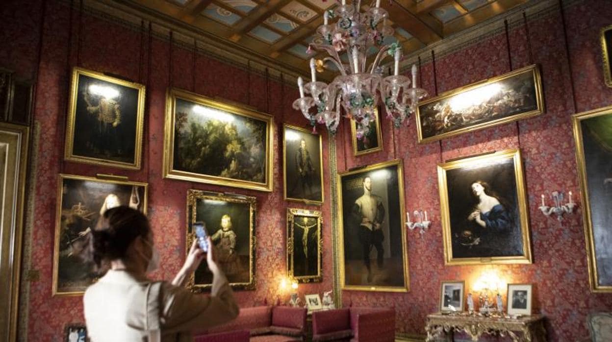 El salón Español del Palacio de Liria repleto de obras pictóricas de grandes genios como Velázquez