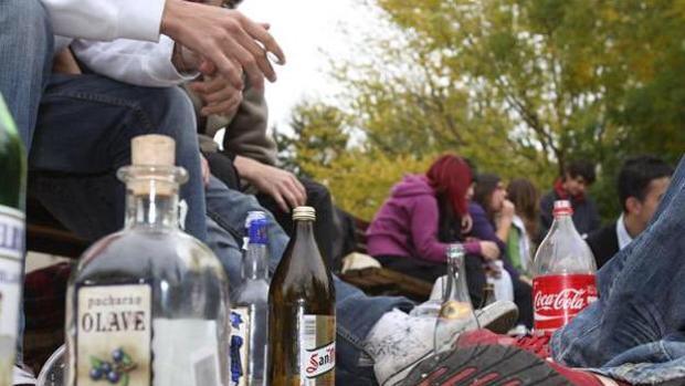 Denunciados doce jóvenes en Soria por participar en dos botellones la pasada madrugada