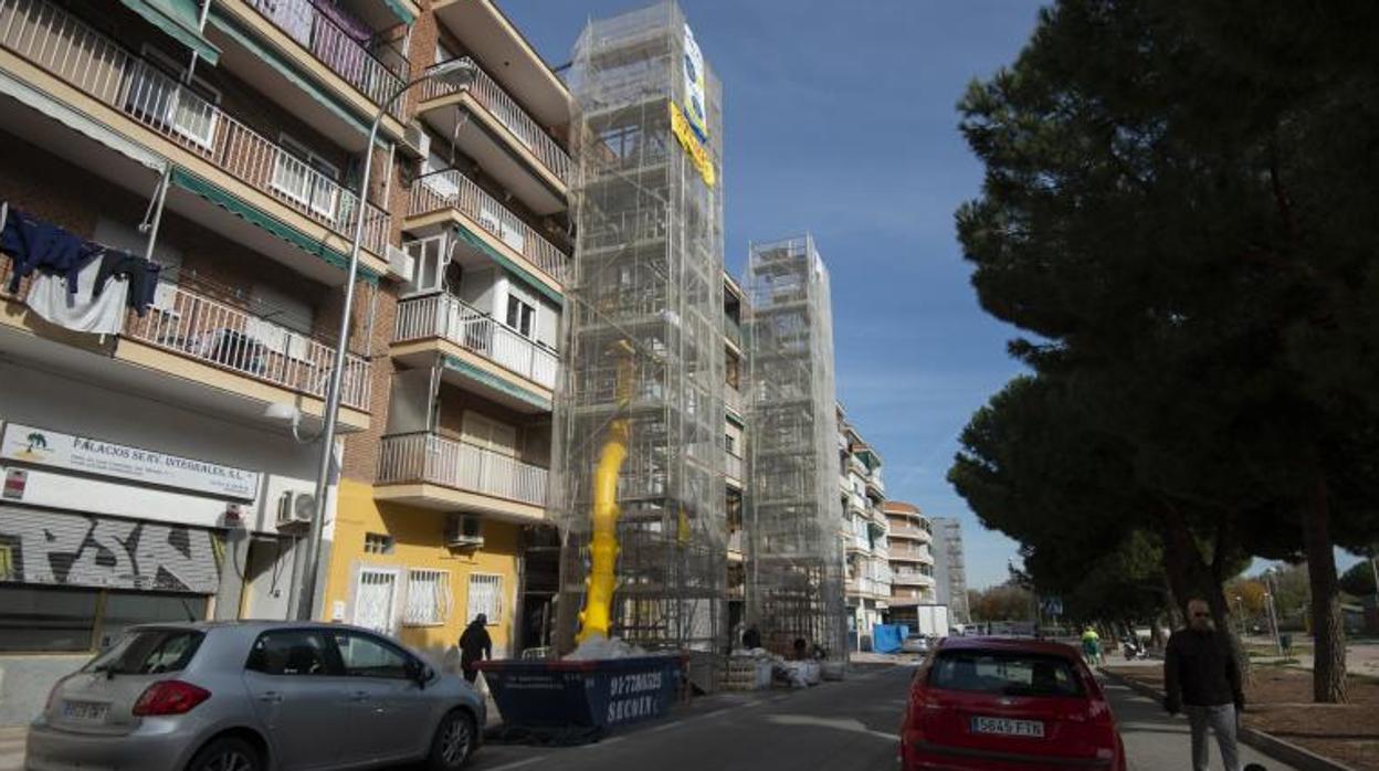 Rehabilitación de dos bloques de vecinos en el barrio de Las Suertes