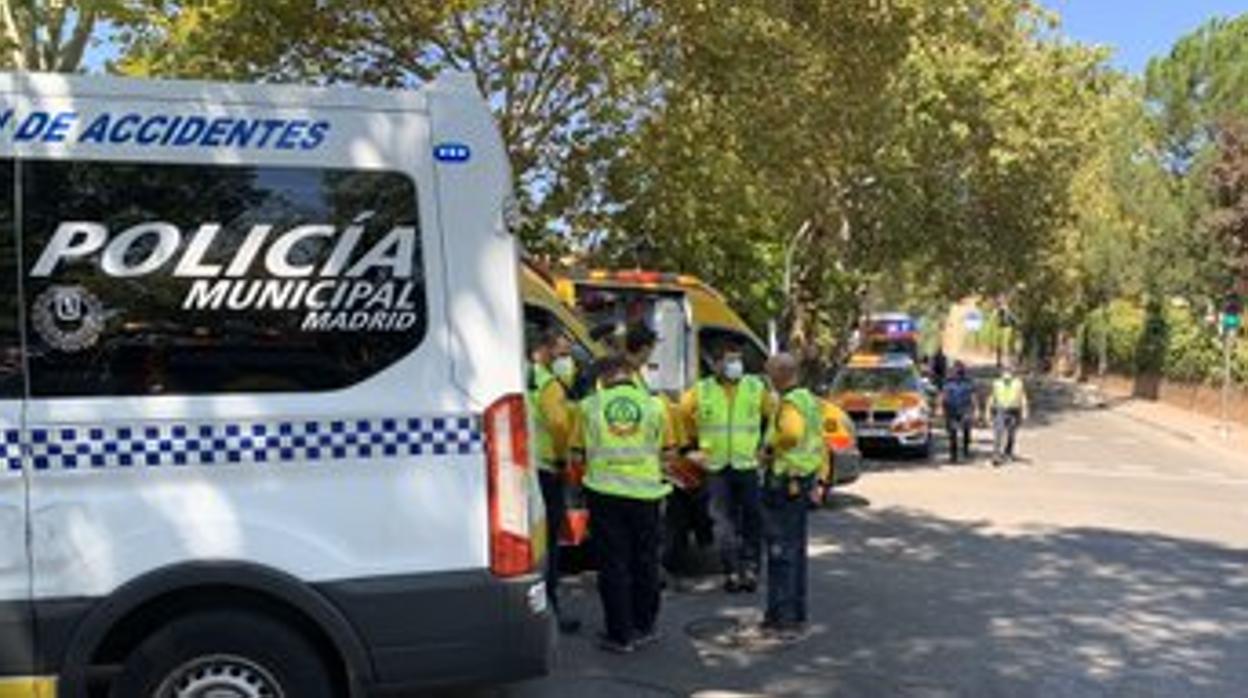 Policía Municipal y Samur, ayer, en el lugar del suceso