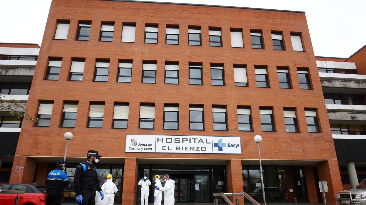 Hospital del Bierzo en el que trabajaba la fallecida en el servicio de urgencias