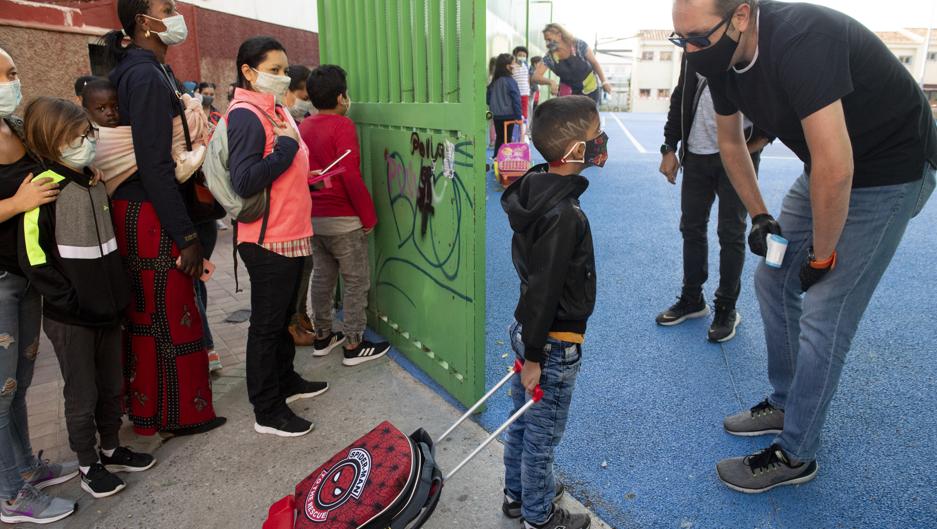 Vuelta al cole plagada de incertidumbre en Madrid: «Hay muy poca planificación. ¿Qué hago si mi hija se contagia?»