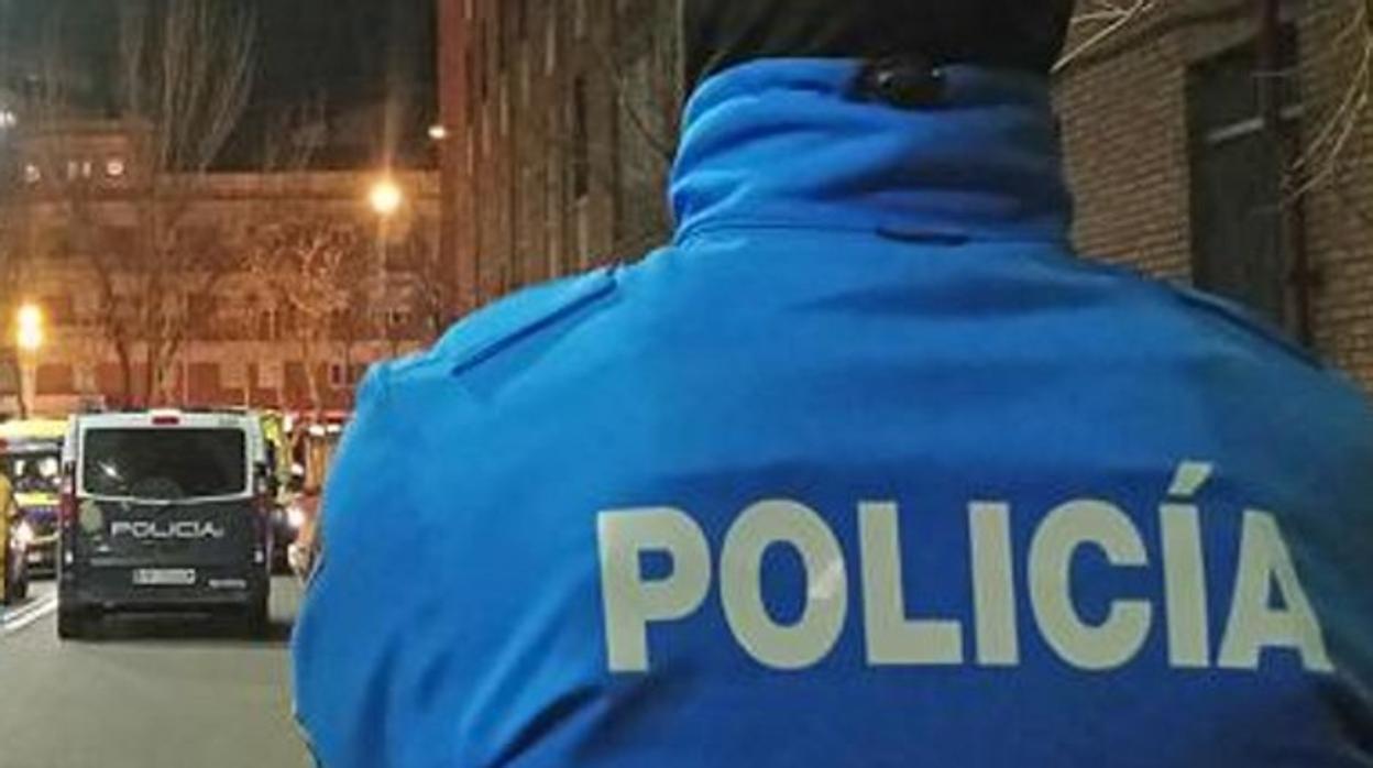 La Policía sorprende a 39 personas sin mascarilla en un bar de Valladolid