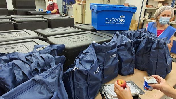 Abanca reparte durante el verano 80.000 menús a escolares en riesgo de exclusión